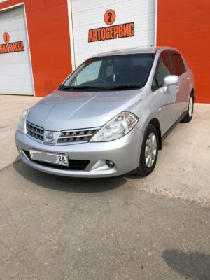 NISSAN TIIDA